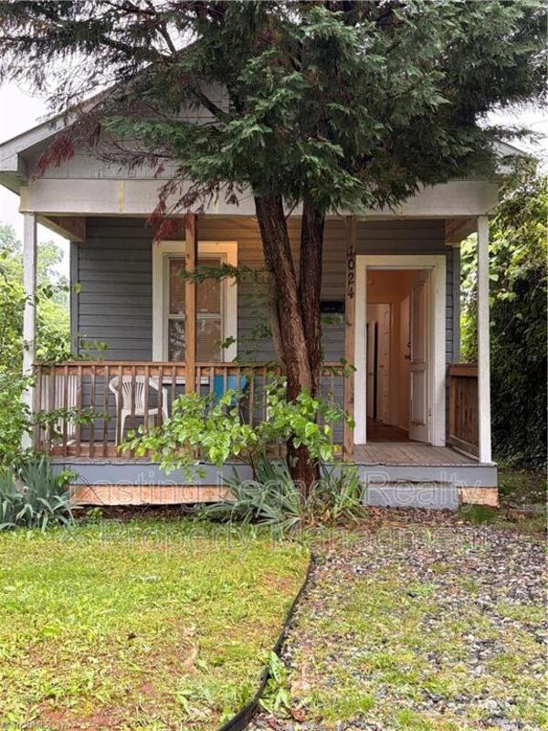 winston-Salem House: 1024 W Thirteenth ST