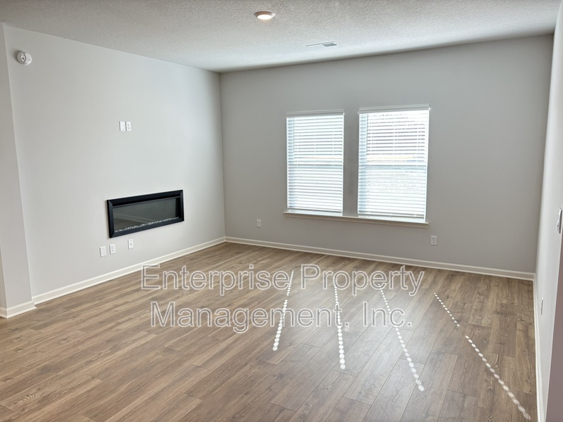 Photo 3 of 230 Kipling Dr
