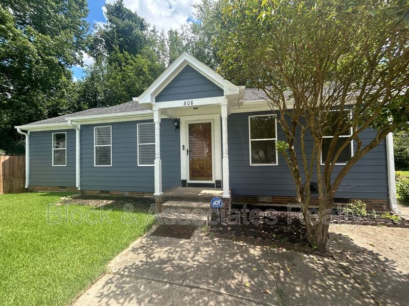 High Point House: 808 Circle Drive