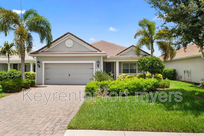 Fort Myers House: 4633 Mystic Blue Way