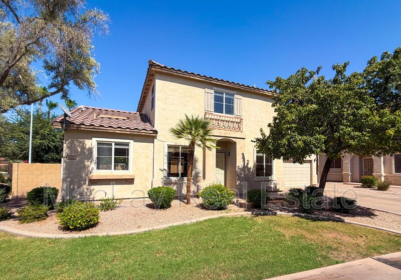 Chandler House: 625 E Colt Ct.
