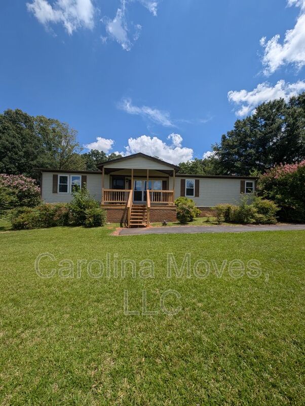 Easley House: 220 Farrs Road