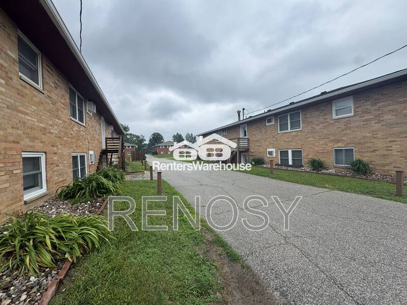 Ankeny Condo: 110 NW College Ave