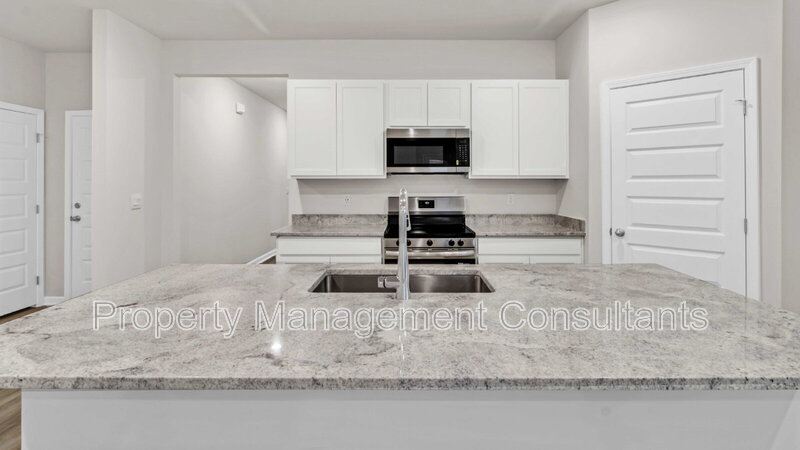 Madison House: 319 Murphy Ln