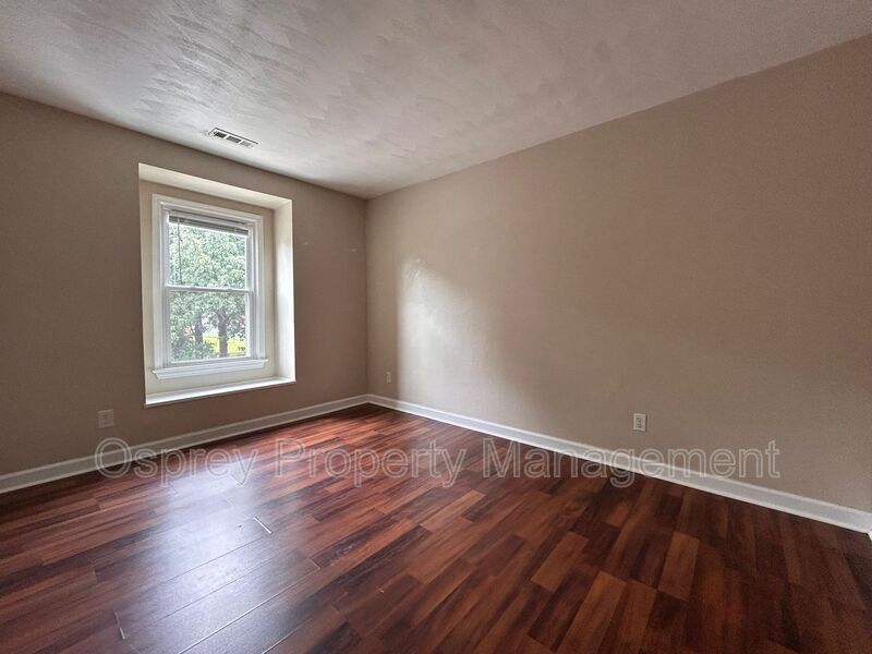 3-Bedroom Townhome with Spacious Backyard in the Heart of Chesapeake
