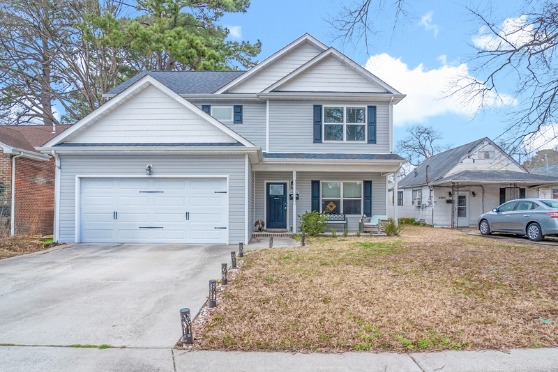 Norfolk House: 4882 Elmhurst Avenue