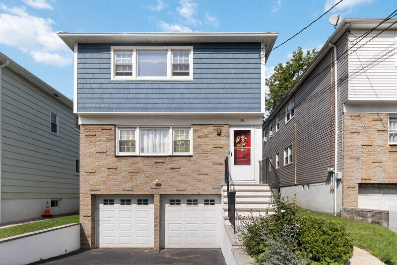 Irvington Condo: 38 Brighton Terrace