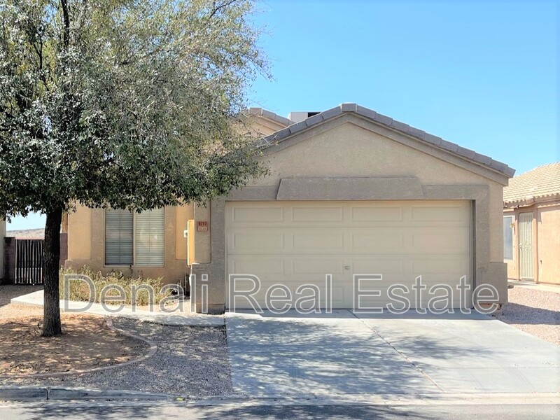 Florence House: 6717 E Lush Vista View