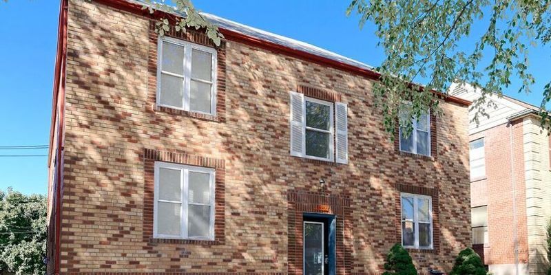 St. Louis Condo: 6953 Chippewa Street