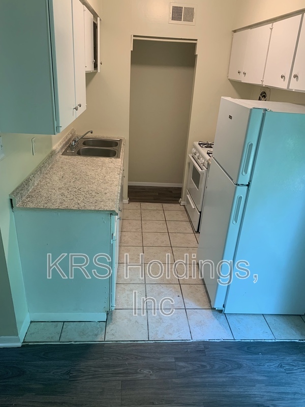 Richmond Condo: 1700 Carlisle Apartments