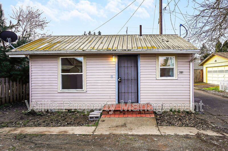 Salem Condo: 351 A 19th Street Southeast