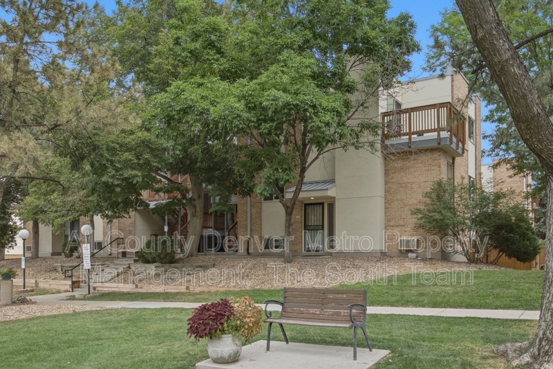 Denver Condo: 2835 S Monaco Street Pkwy