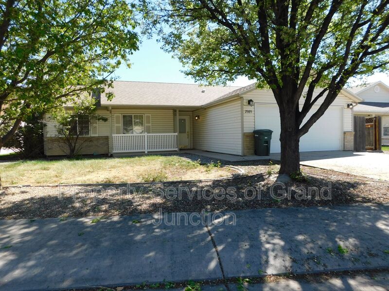 Grand Junction House: 2989 Summerbrook Drive