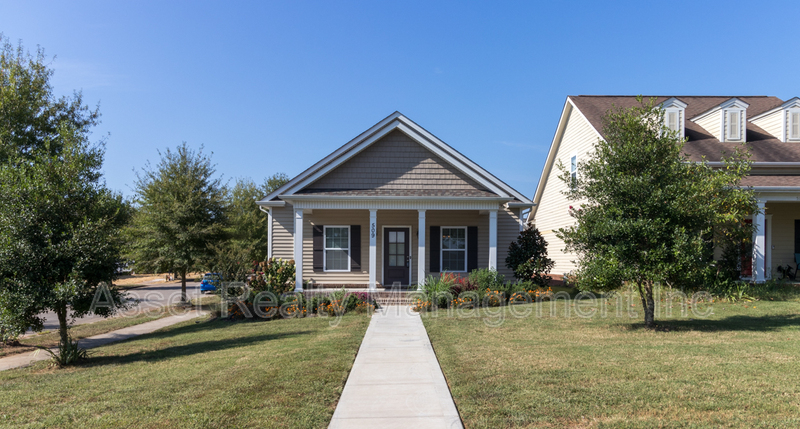 Oak Ridge House: 509 Broadberry Avenue