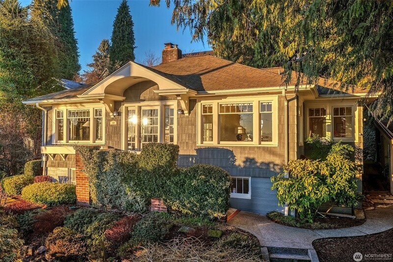 Seattle House: 707 Lake Washington Boulevard S