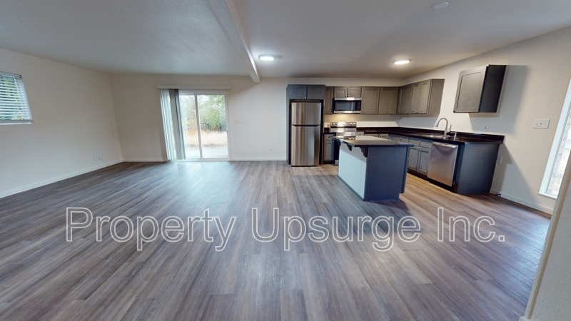 Redding Condo: 415 Lake Boulevard - E