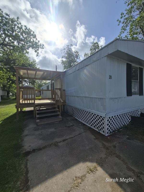 Alvin Condo: 775 Steele Rd, #28