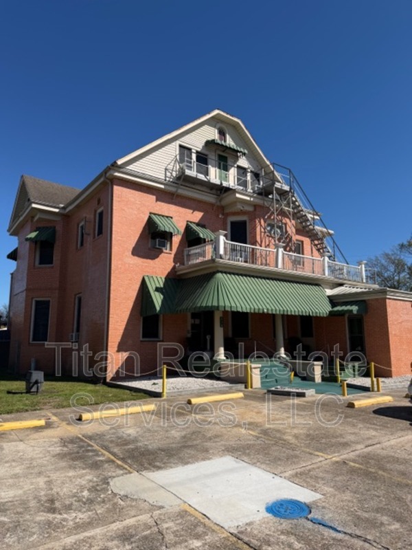 New Iberia Condo: 218 West Saint Peter Street