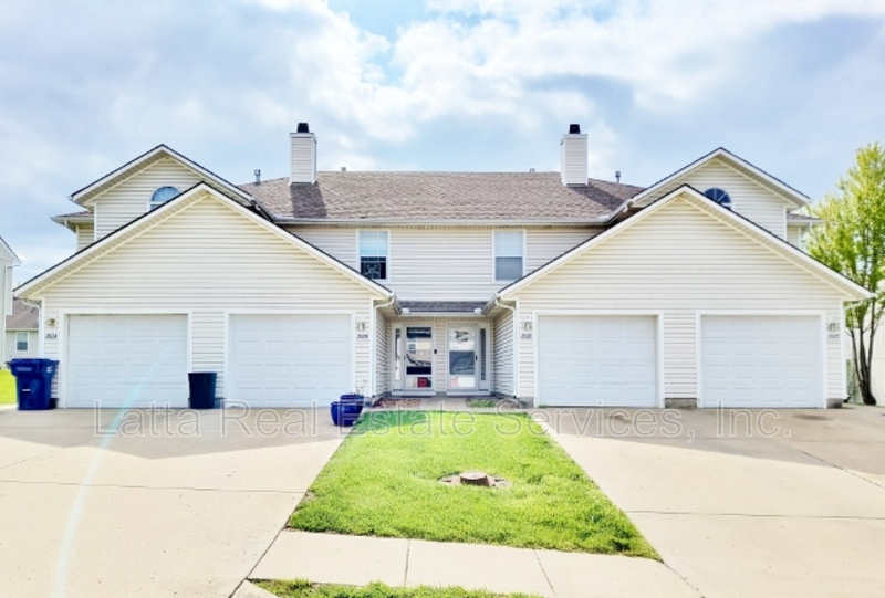 Oak Grove Condo: 202 NE Sunshine St