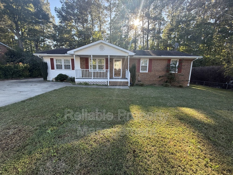 Clayton House: 511 Willow Drive