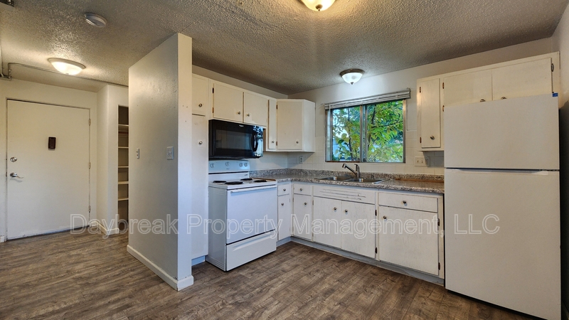 Fargo Condo: 32 10th Ave N #4