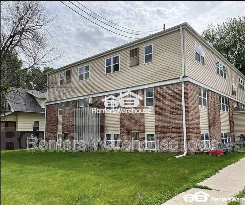 Prairie City House: 303 S Madison Street