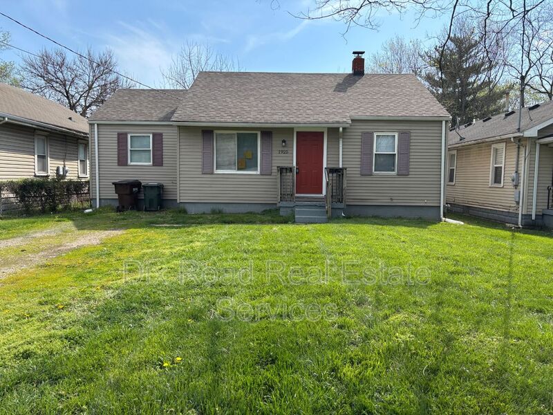 Middletown House: 1925 Highland Street