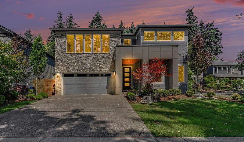 Kirkland House: 7226 NE 129th St