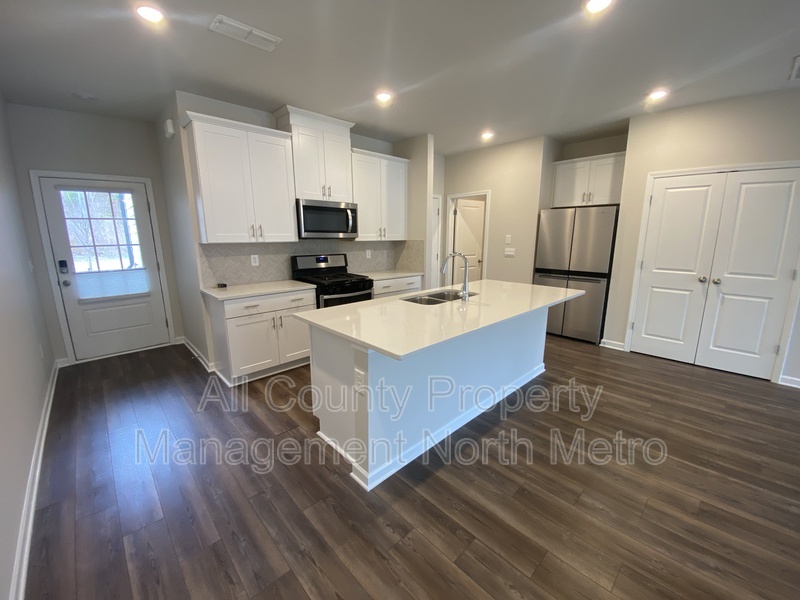 Dawsonville Townhome: 168 Timberland Avenue