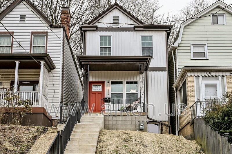 Pittsburgh House: 554 Frayne St