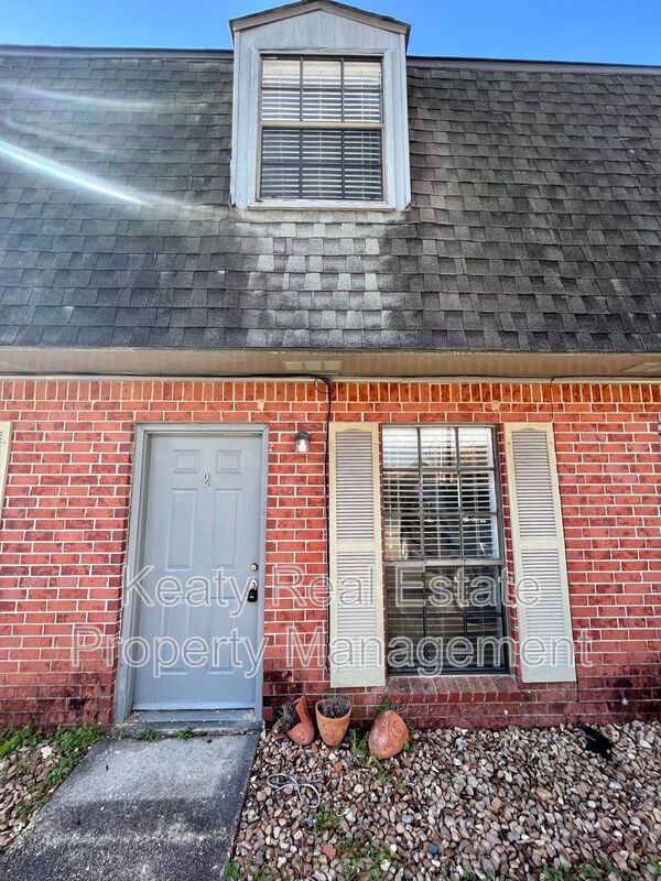 Lafayette House: 418 Failla Road
