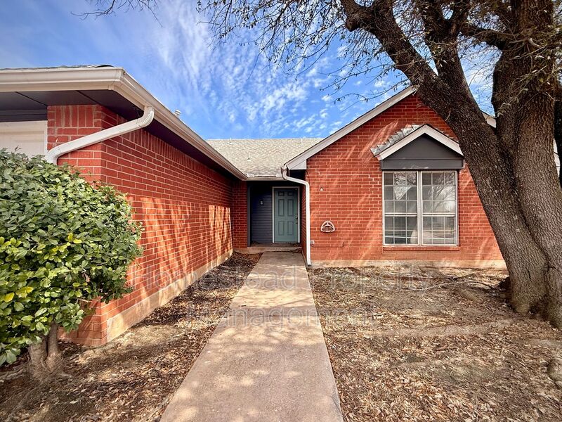 Oklahoma City House: 10020 S Clegern St