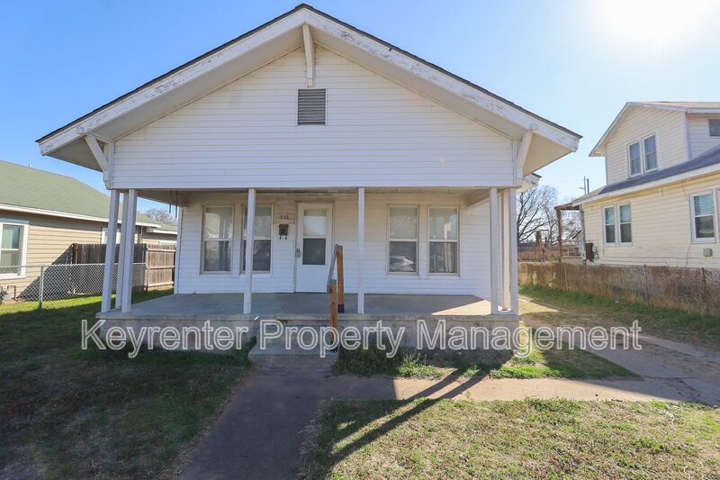 Tulsa House: 535 S 39th W Ave