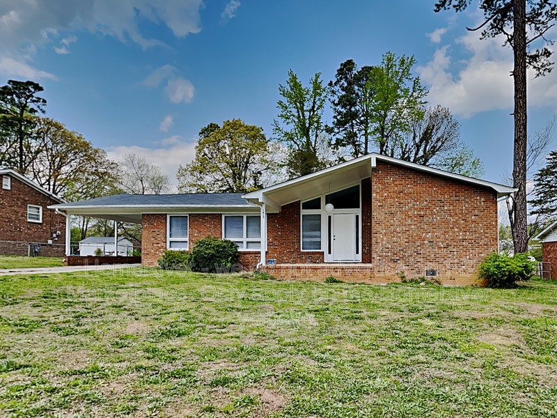 High Point House: 1613 Seven Oaks Pl