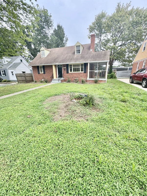 Richmond House: 6012 Mann Ave