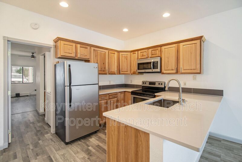 Castle Rock House: 532 Oakwood Drive