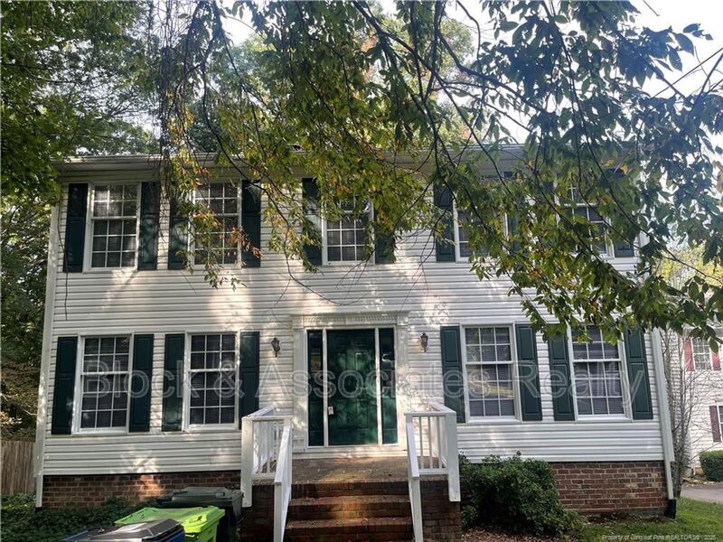 Raleigh House: 4219A Arbutus Dr