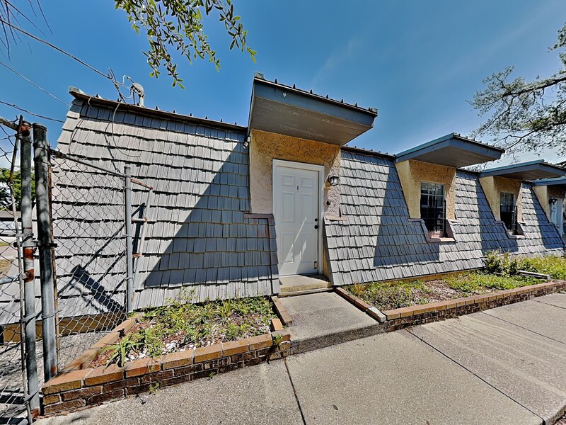 Tampa Condo: 9213 N 13th St