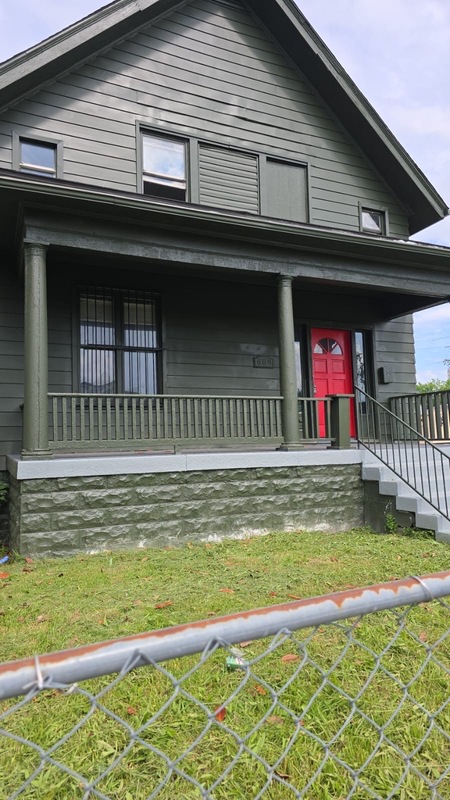 Louisville House: 669 South 35th Street