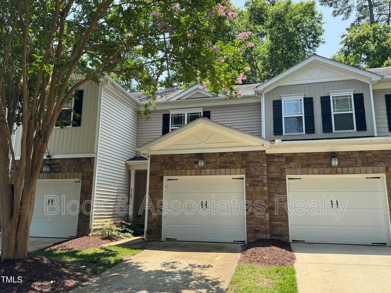 Raleigh House: 4705 Lawhorn Street