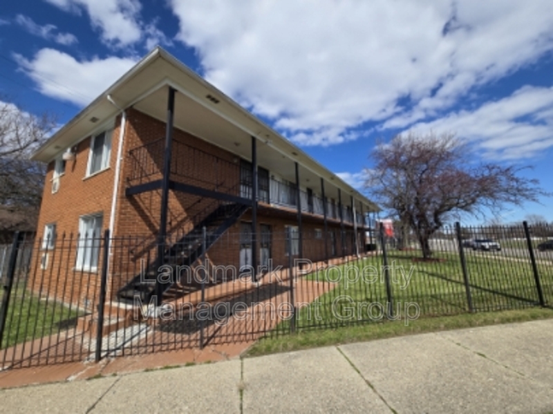 Detroit Condo: 15811 Harper Ave., Apt. # 07
