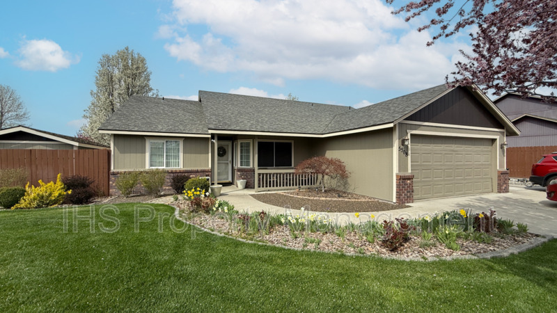 West Richland House: 5508 Holly Way