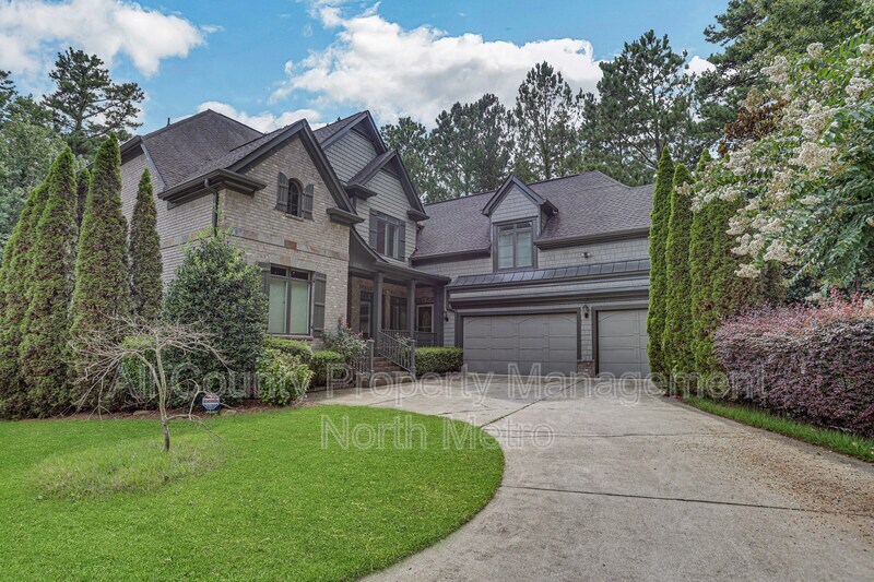 Alpharetta House: 6295 Windward Parkway