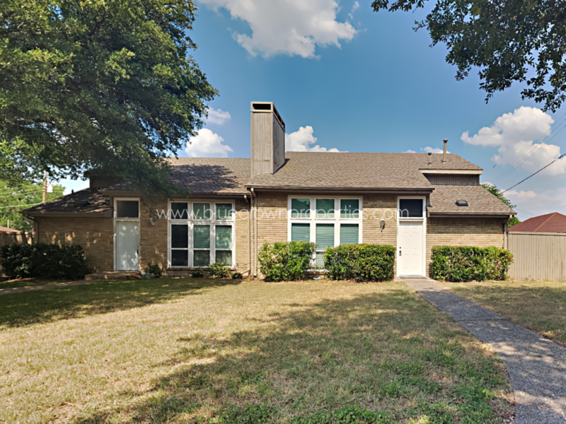 Plano Condo: 1804 Bristol Cove