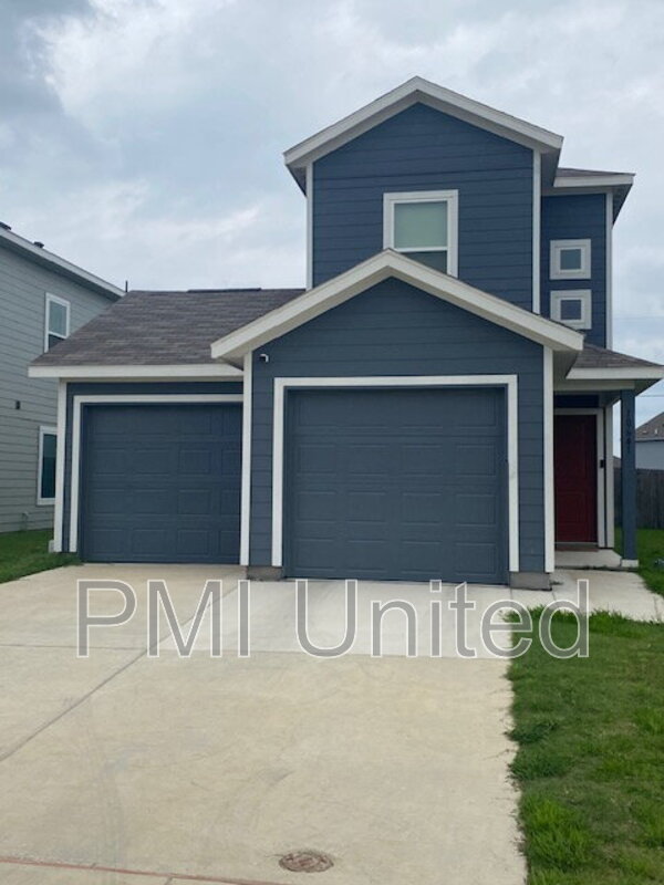 Fort Worth House: 10641 Sequoia Dr