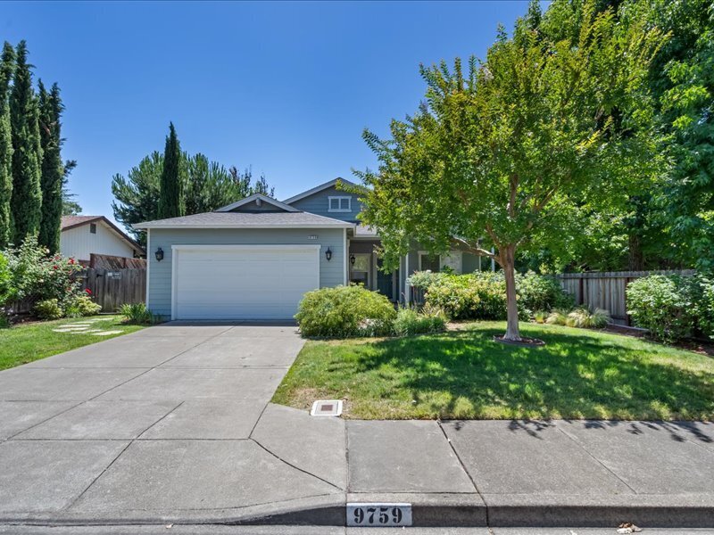 Windsor House: 9759 Dawn Way