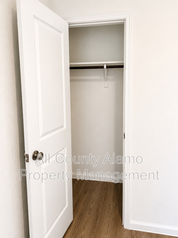 Main Rental Photo 16
