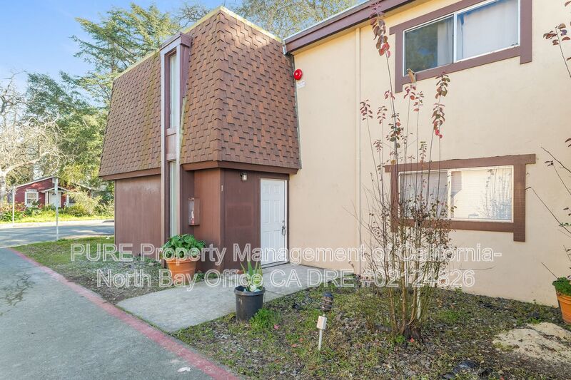 Santa Rosa House: 1625 Slater Street