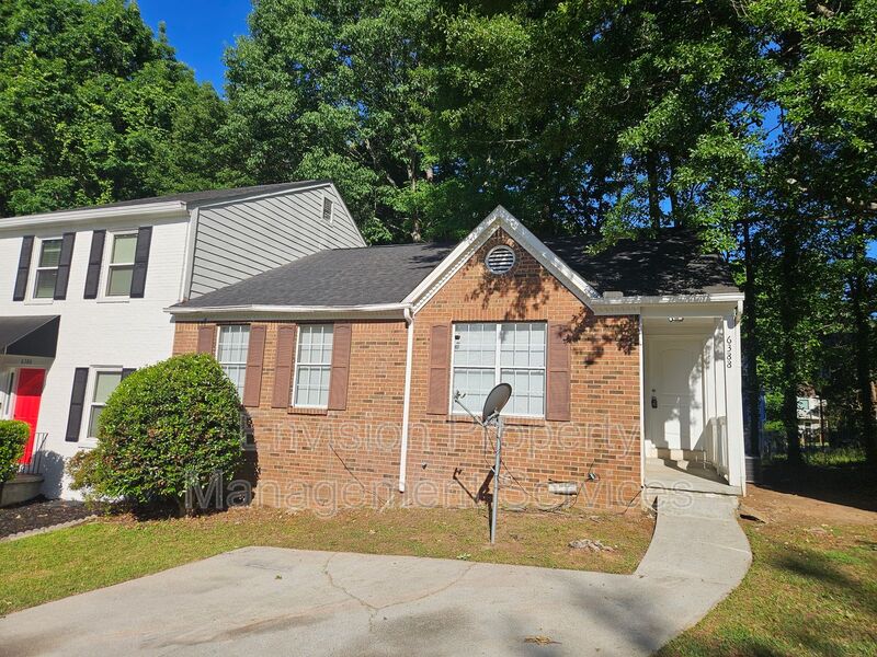 Lithonia House: 6388 Charter Way