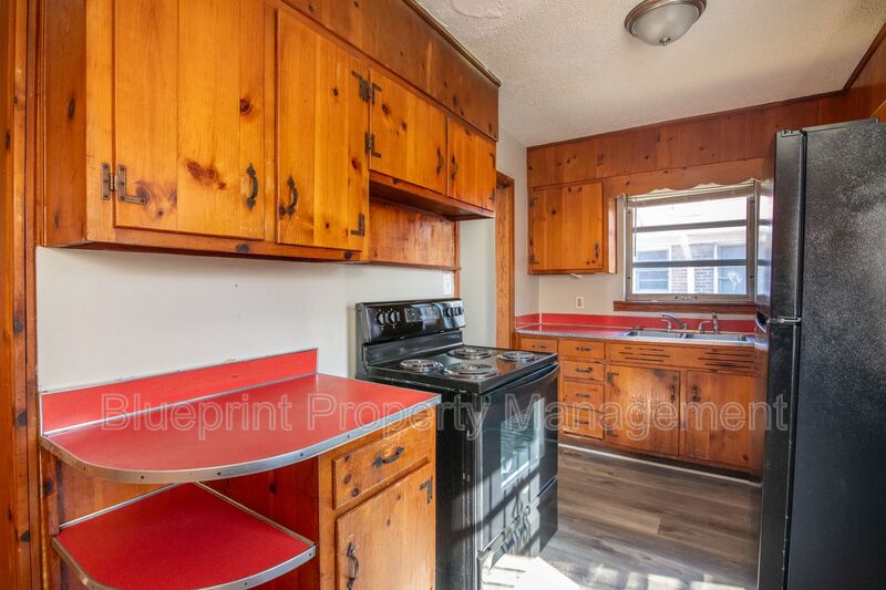 Fairfield House: 416 Ridgewood Avenue